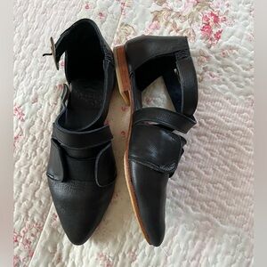 Bali Elf Italiana Pointy Toe Flats Black